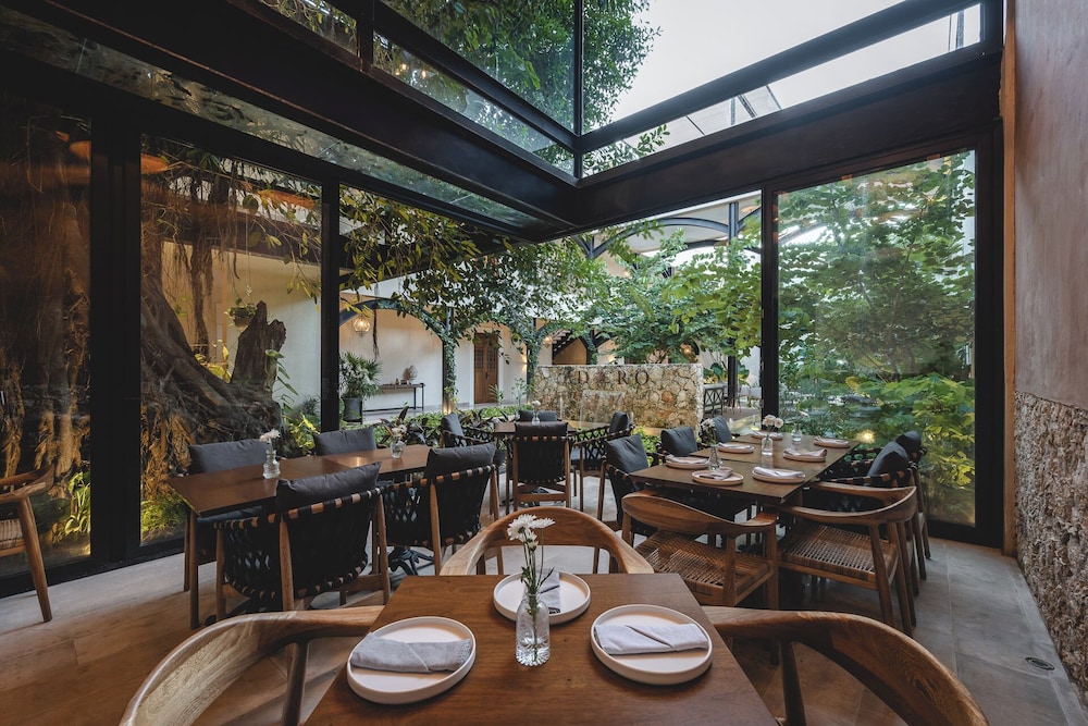 Adoro Hotel Boutique 35/50
