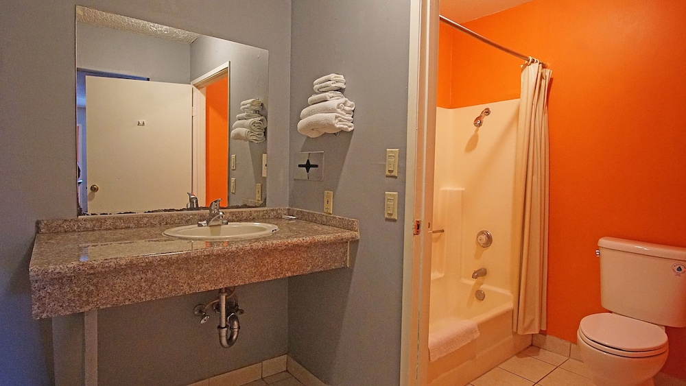 Los Angeles Inn & Suites - Lax 55/58