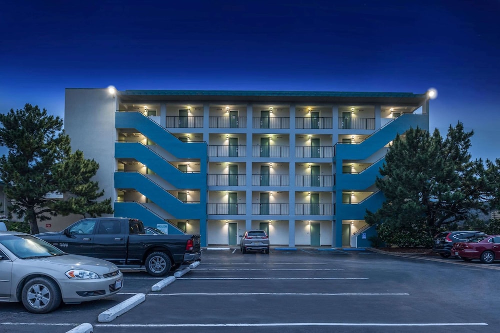 Best Western Plus Chesapeake Bay - Norfolk 2/40