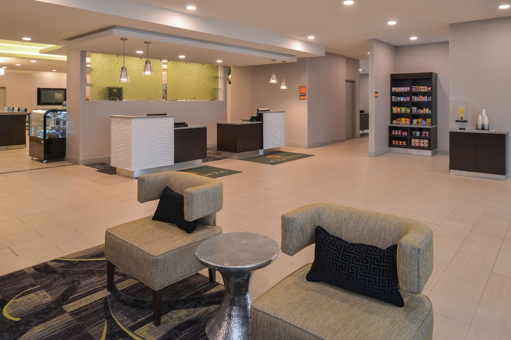 La Quinta Inn & Suites by Wyndham Indianapolis South 6/46