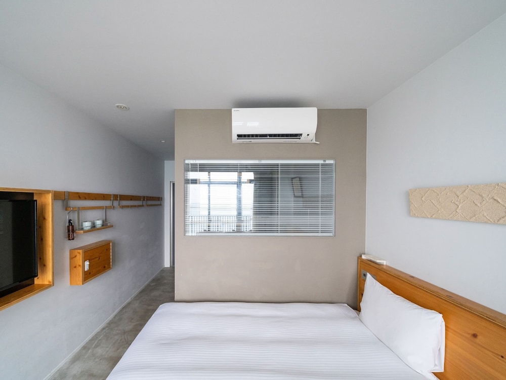 Hotel Locus 37/84