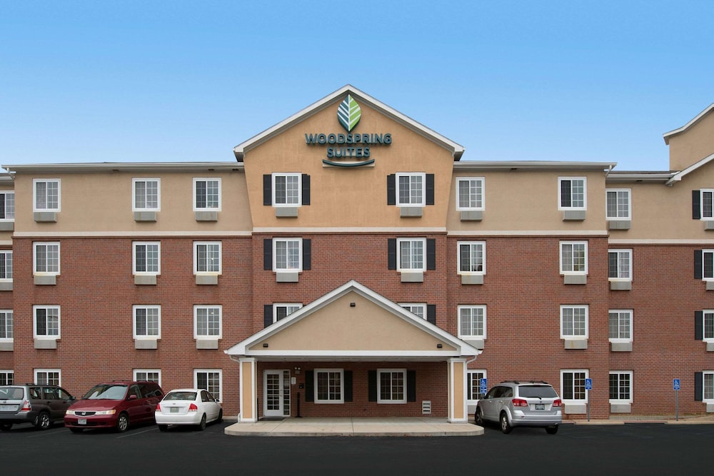 WoodSpring Suites St. Louis Arnold 5/35