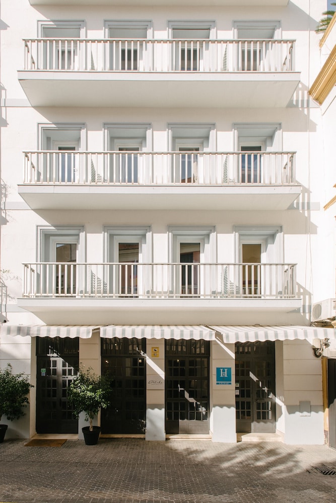 The Boutike Hostel 1/38