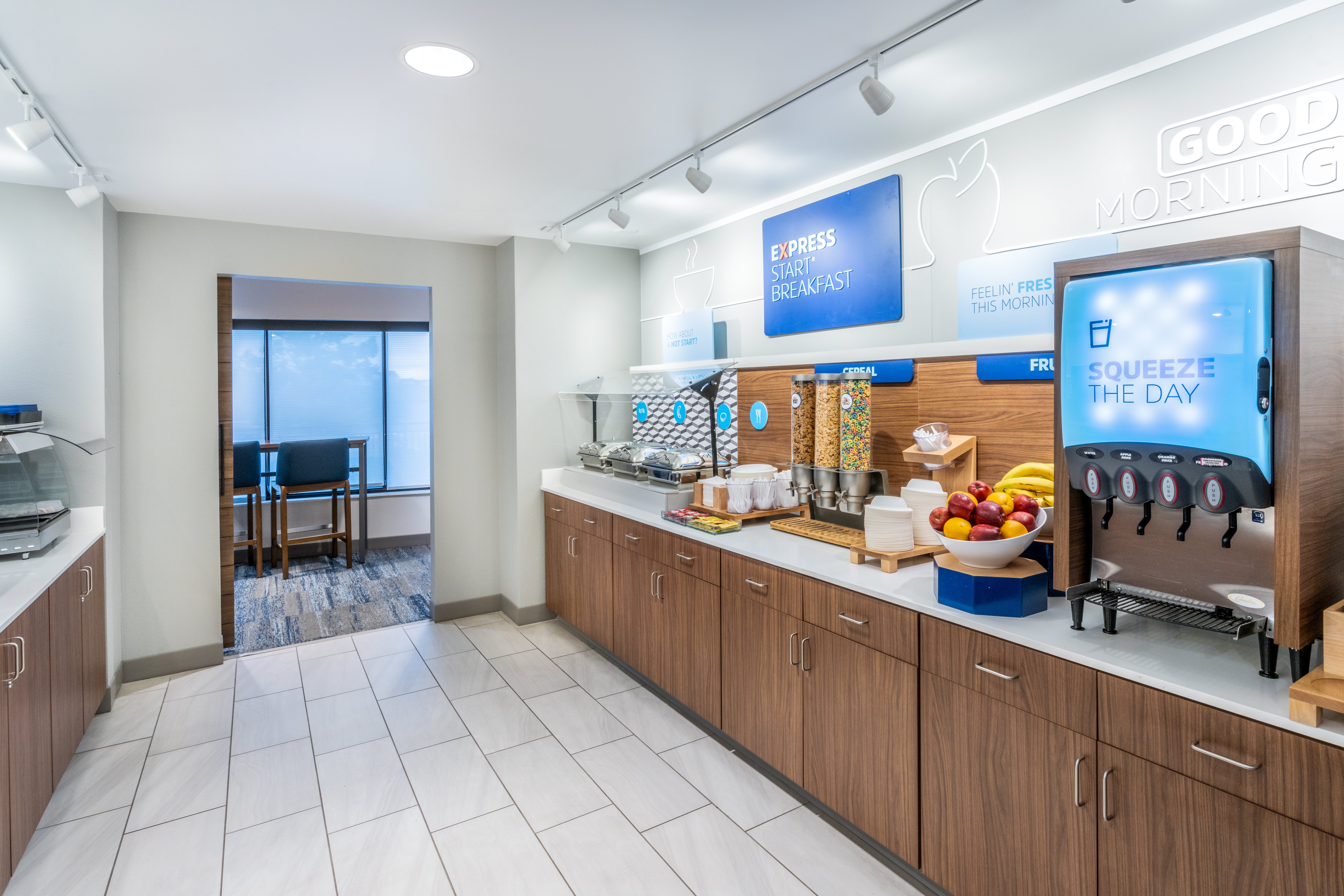 Holiday Inn Express Suites Colorado Springs First Main 7/28