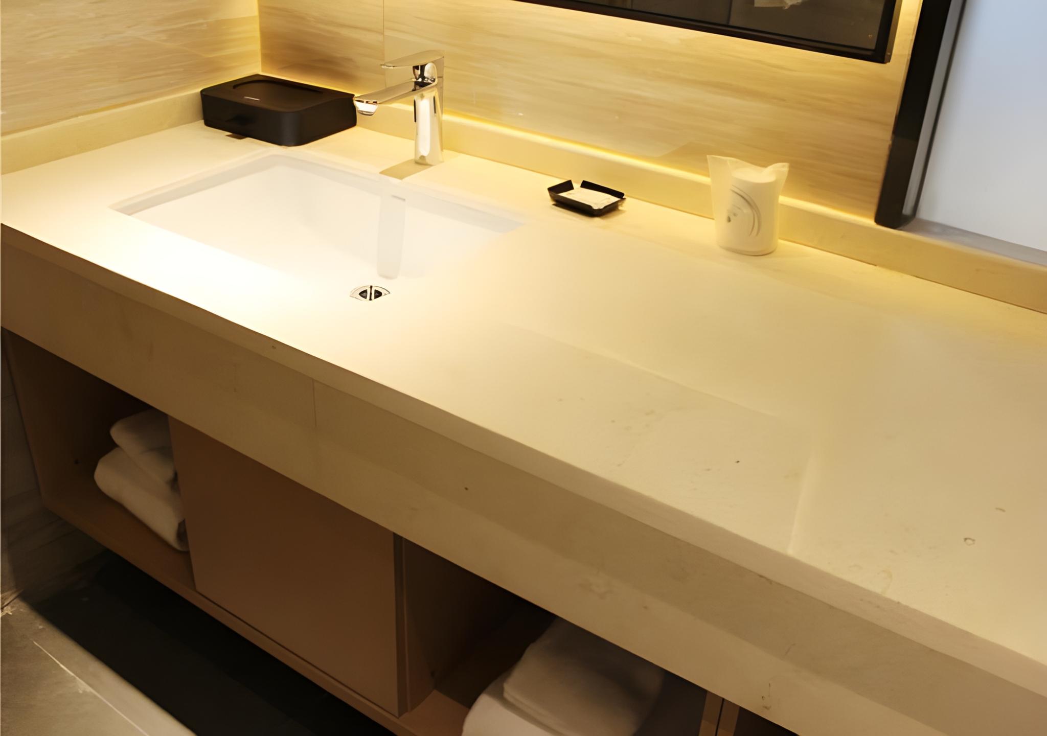 City Comfort Inn (Shiyan Railway Station North Square) 43/45