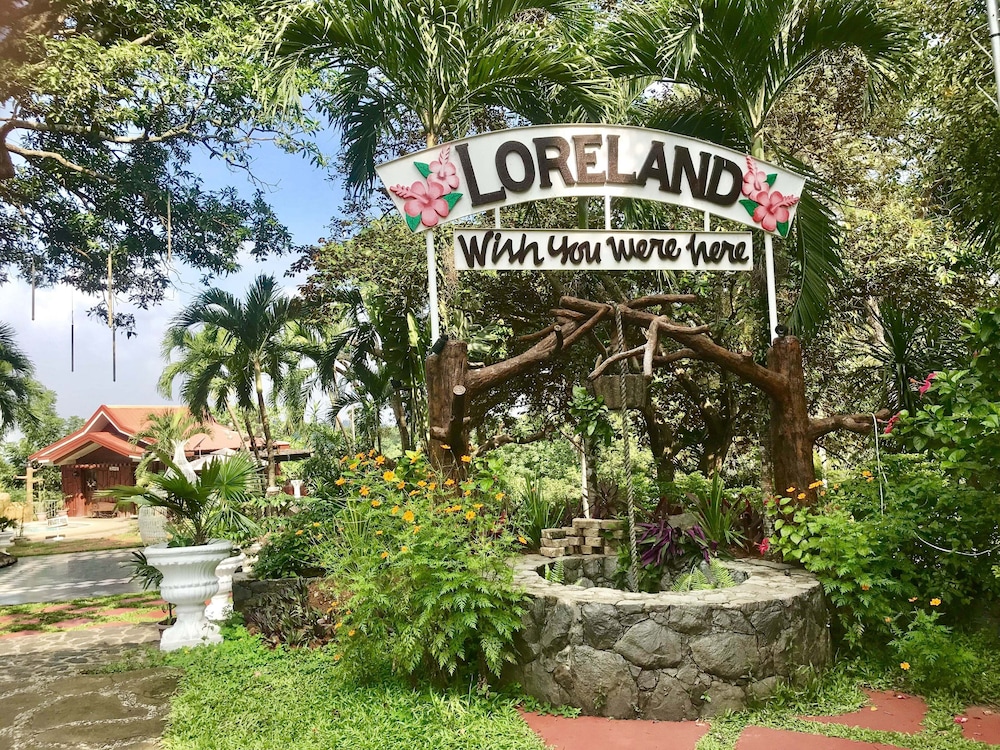 Loreland Farm Resort 8/66