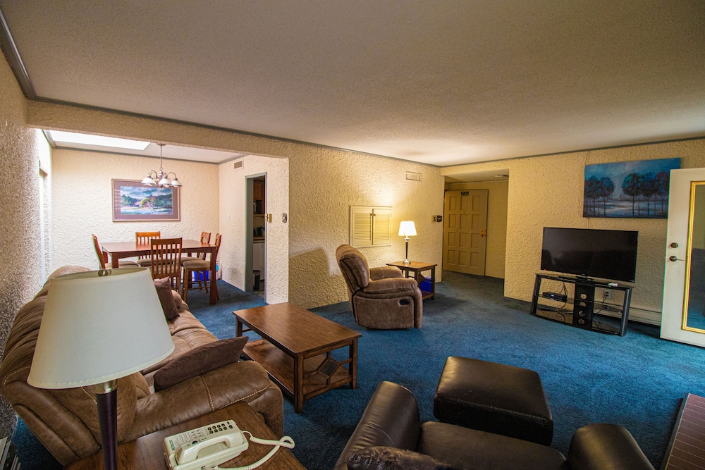 Divya Sutra Plaza & Conference Centre Vernon, BC 56/74