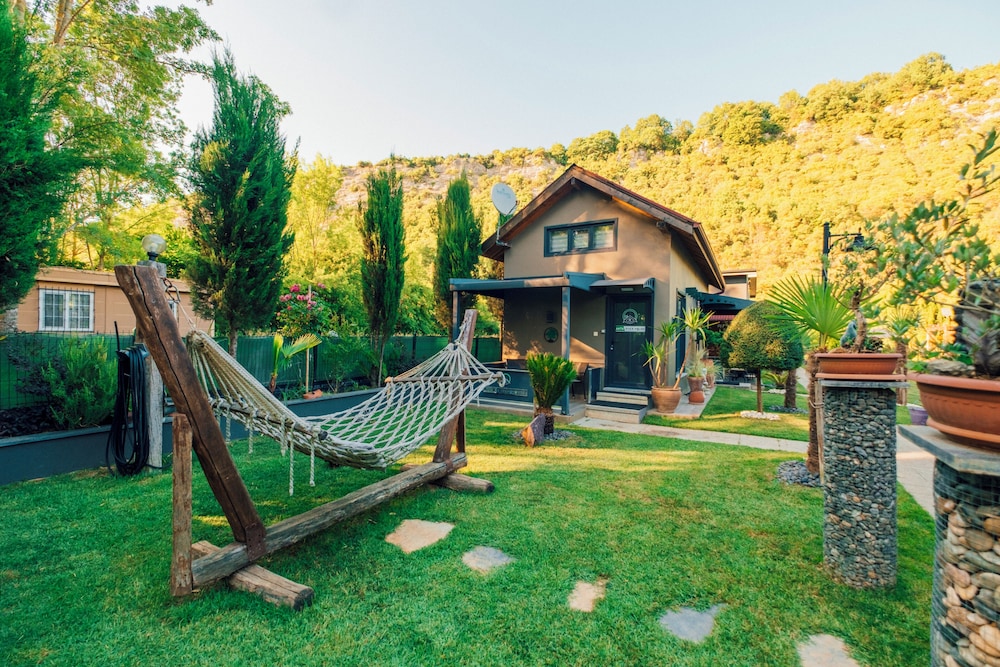 Antik River House 38/48