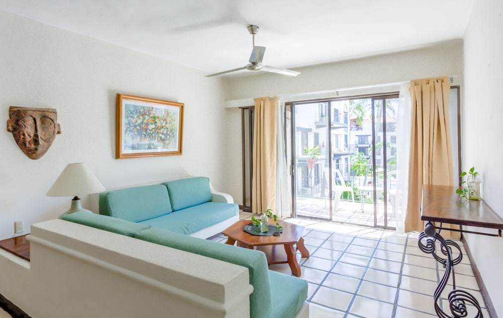 Puerto de Luna All Suites Hotel 38/63
