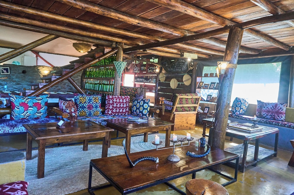 IKOMA TENTED CAMP 32/50