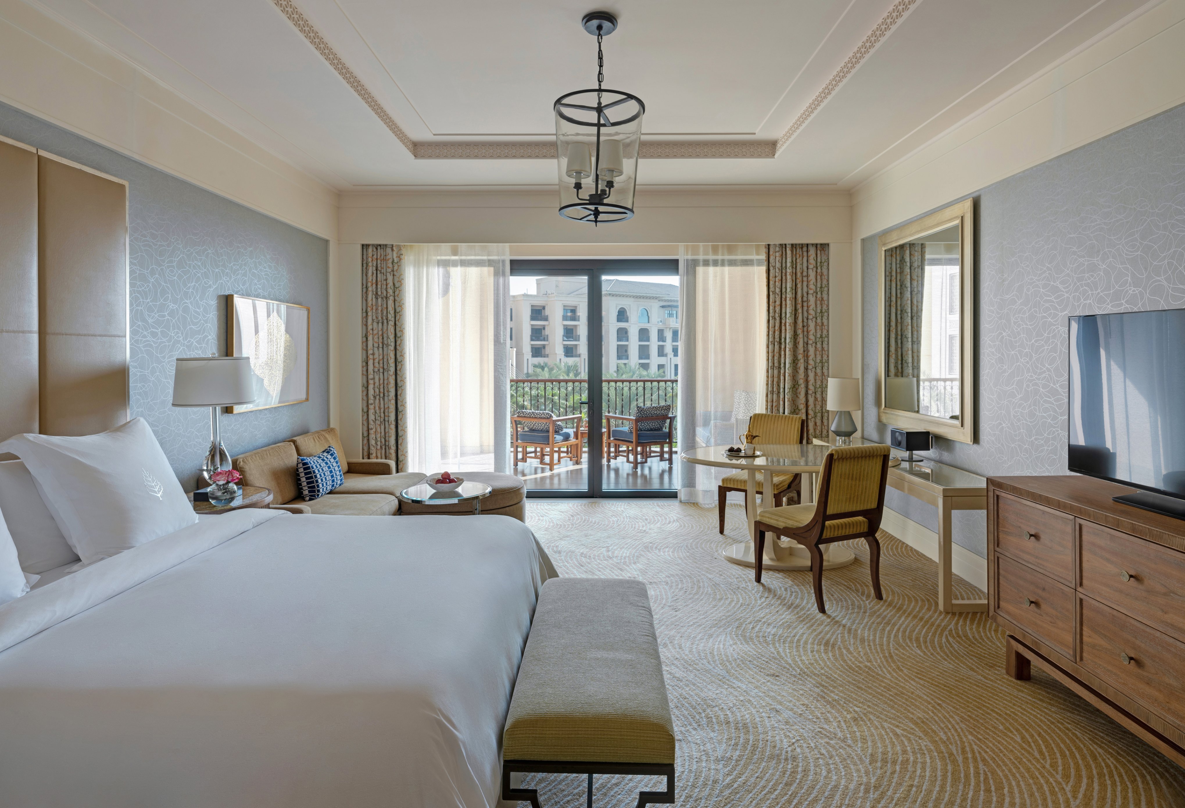 DELUXE, KING BED, PARTIAL SEA VIEW