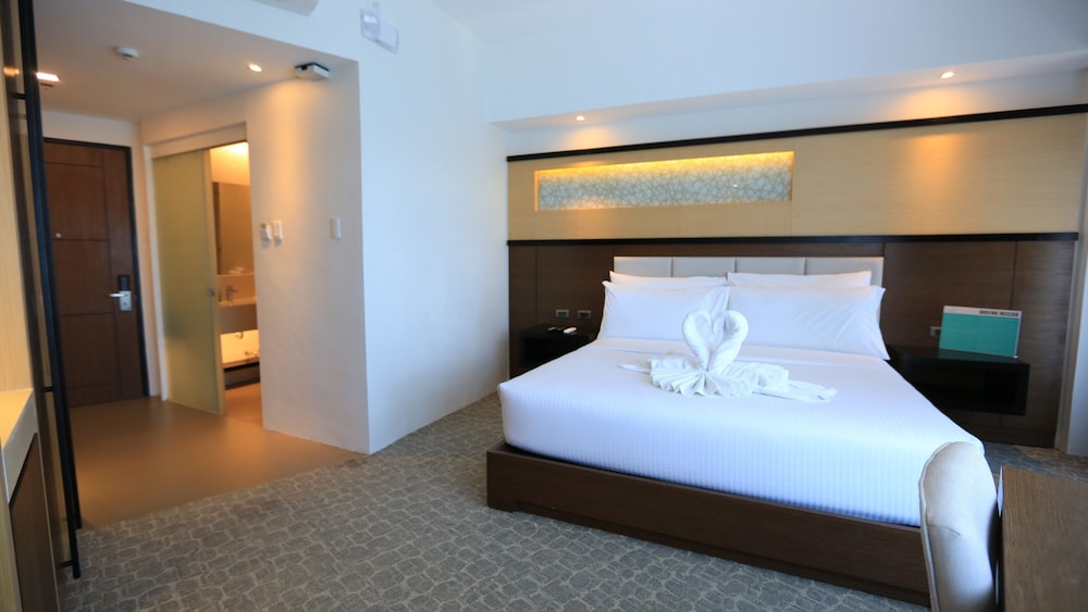 Arterra Hotel and Resort 8/50