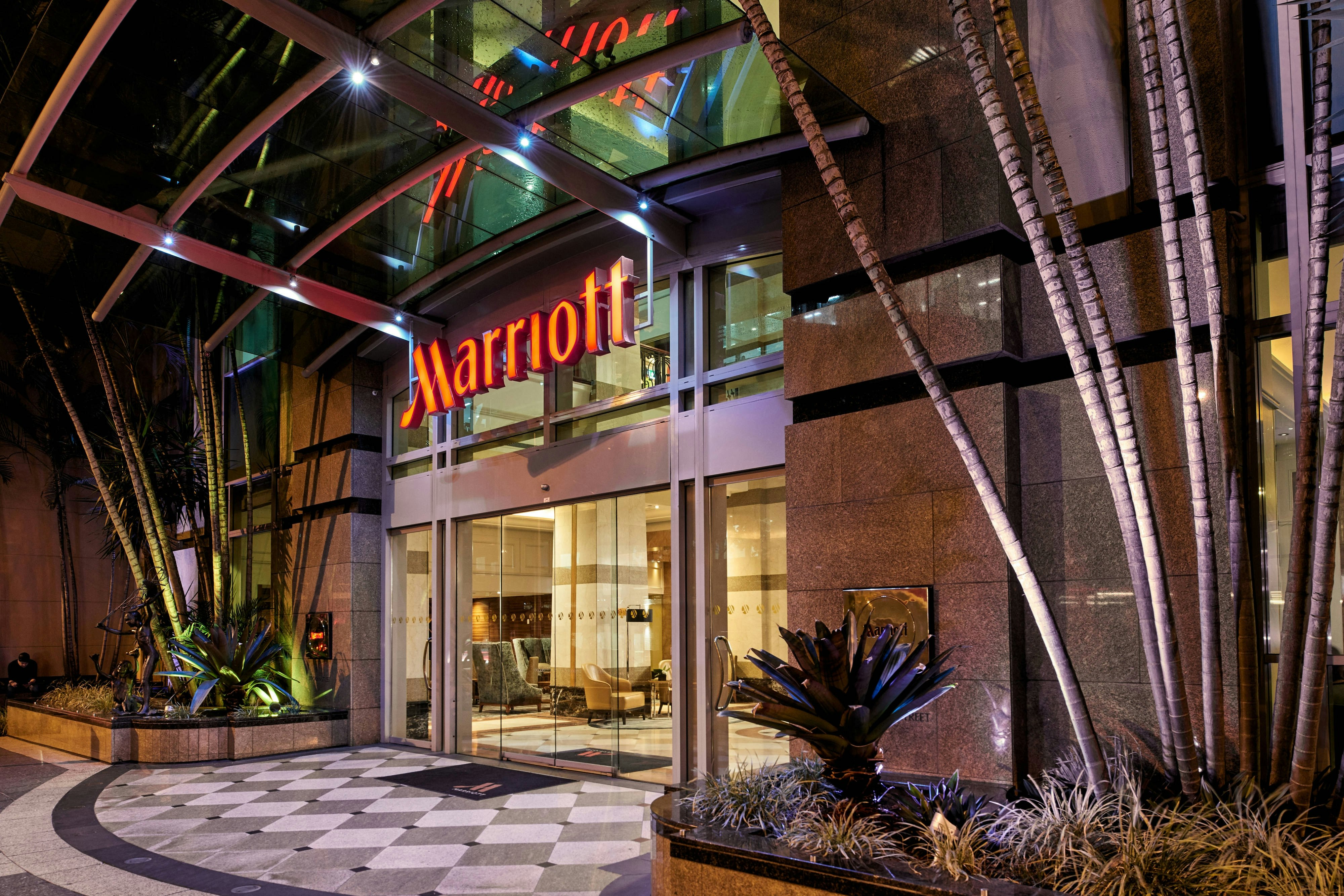 BRISBANE MARRIOTT HOTEL 57/57