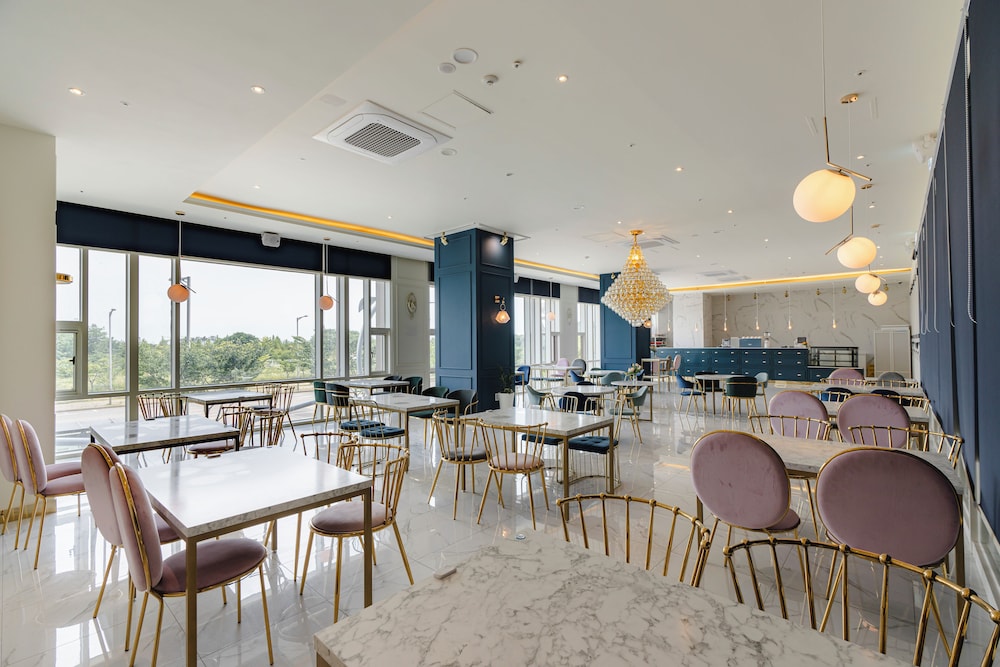 SR Hotel Yeongjong 46/52