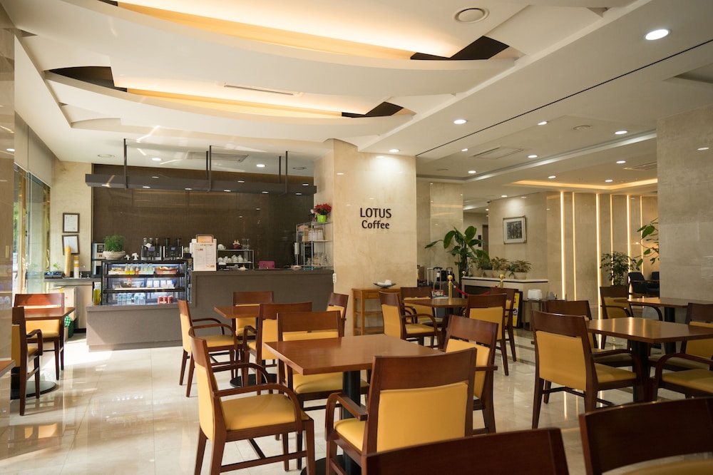The Summit Hotel Seoul 35/50
