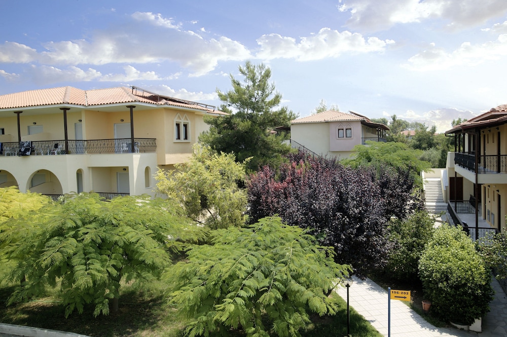 Portes Beach Hotel 63/64