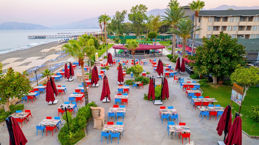 Senza Sunset Beach Hotel 78/87