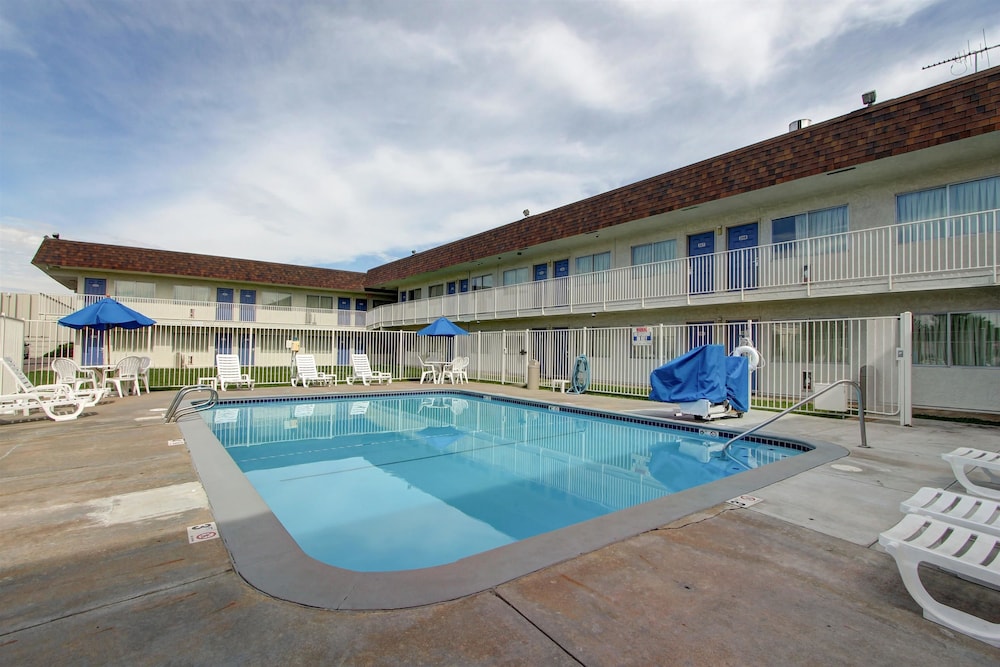 Motel6 Denver, CO - Airport 8/46