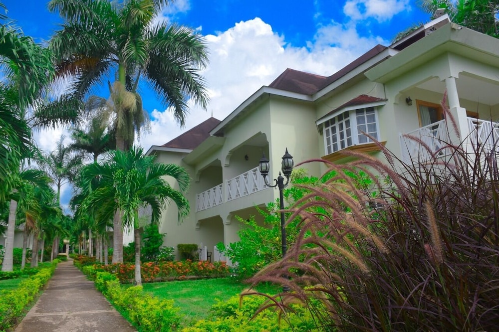 Coral Seas Beach Resort 54/58