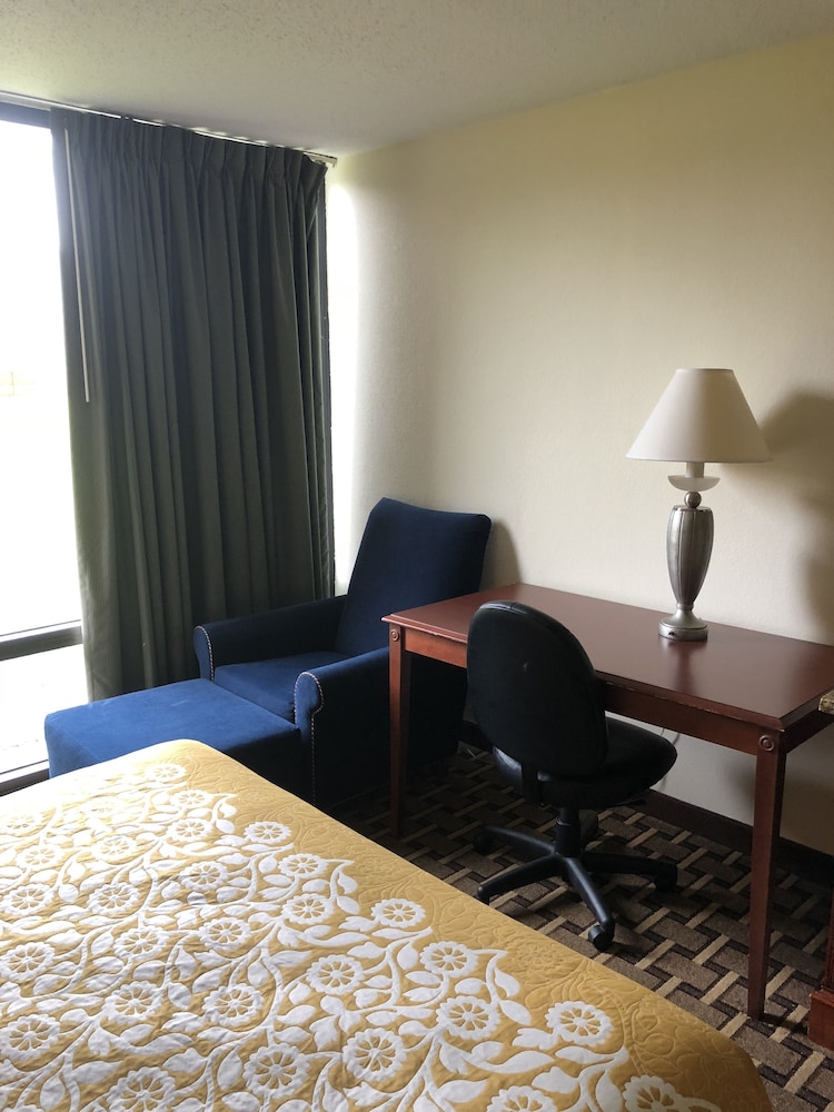 Days Inn by Wyndham Fayetteville-South/I-95 Exit 49 15/31