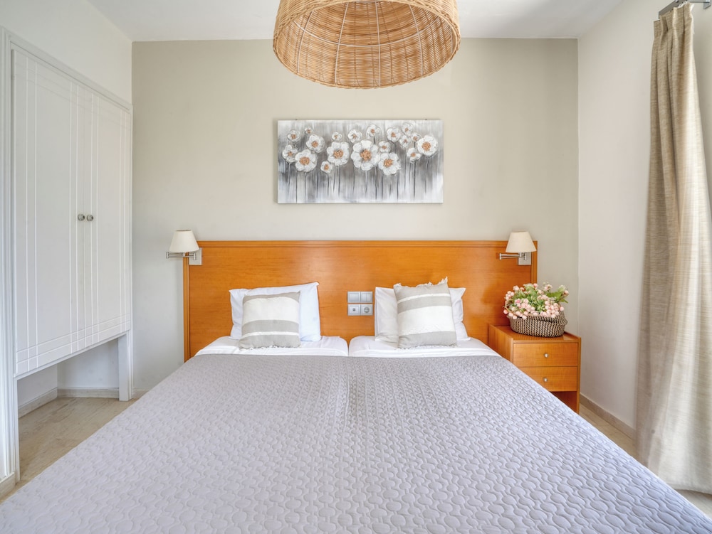Philippos Studios And Apartments 12/49