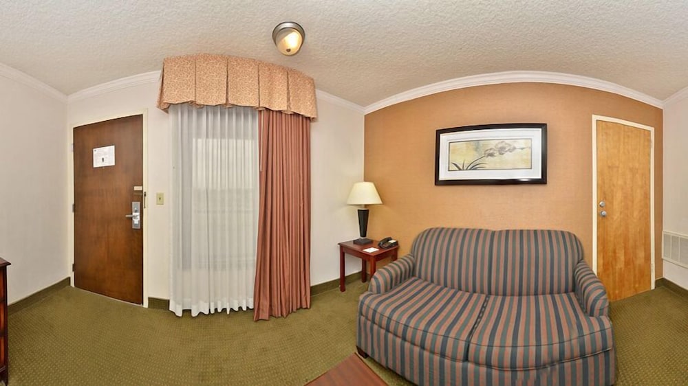 Best Western Galleria Inn & Suites 12/30