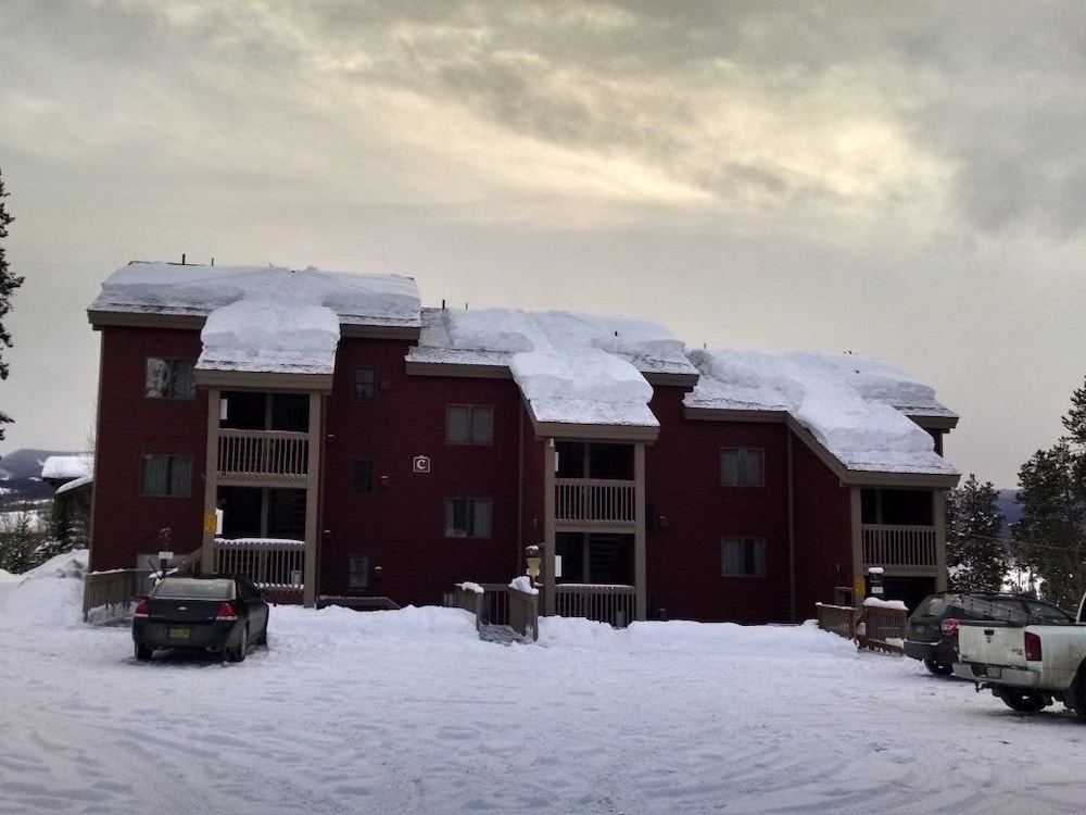 Indian Peaks Resort 3/50