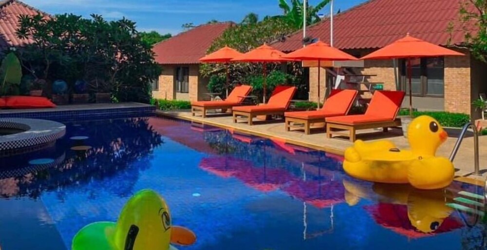 Floraville Phuket Resort 65/67