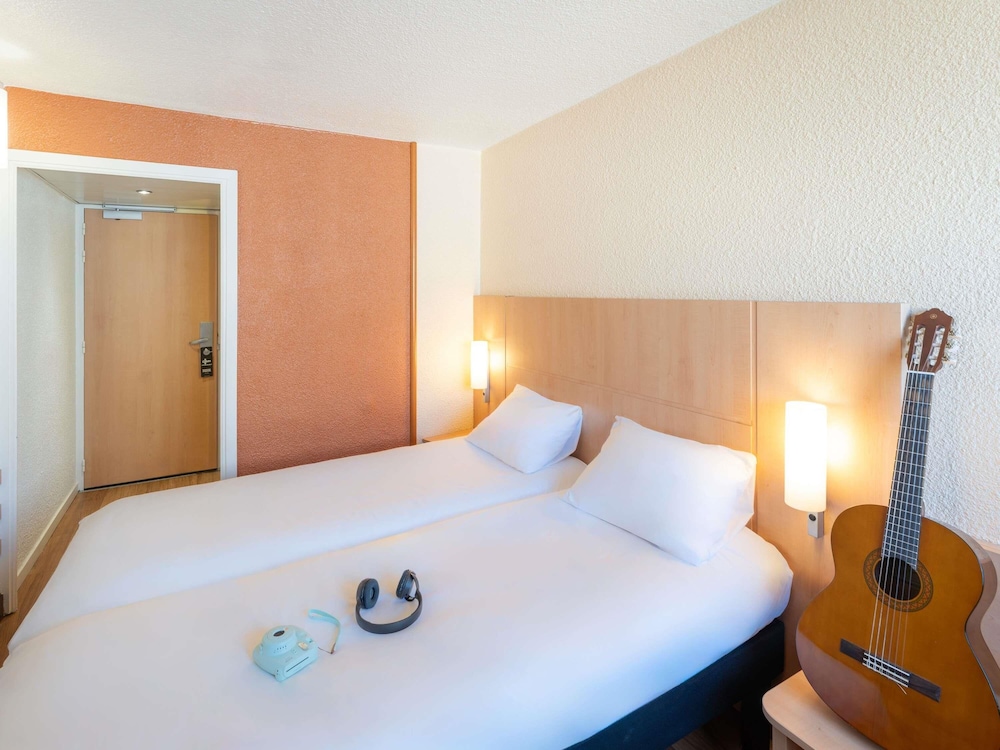 Ibis Paris 17 Clichy Batignolles 20/75