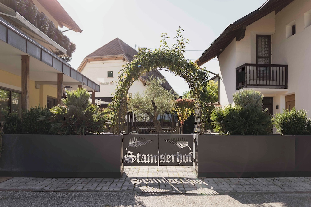HOTEL STAMSERHOF 12/57
