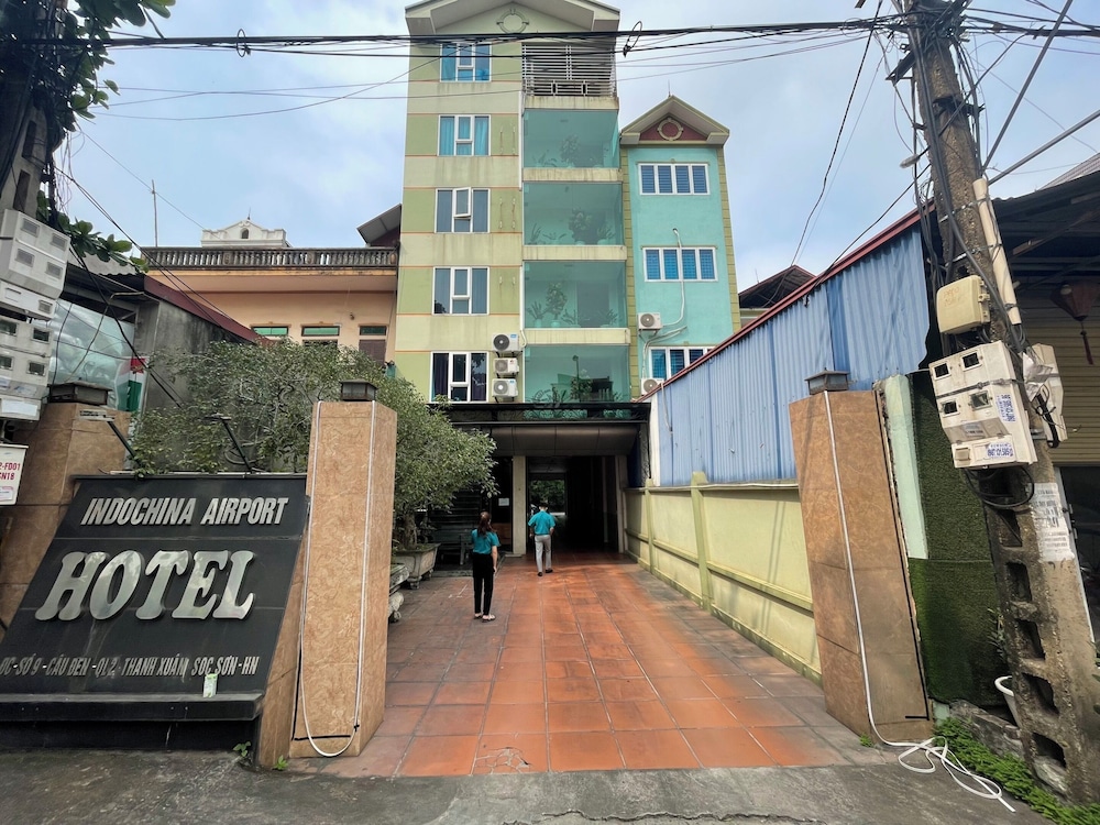 Indochina Airport Hotel 1/45