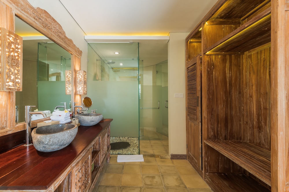 The Udaya Resort Spa 23/74