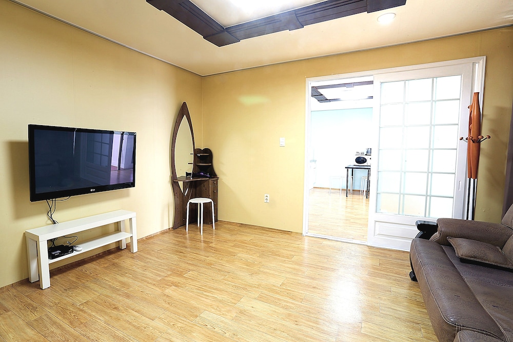 Jeju Beach House 18/32