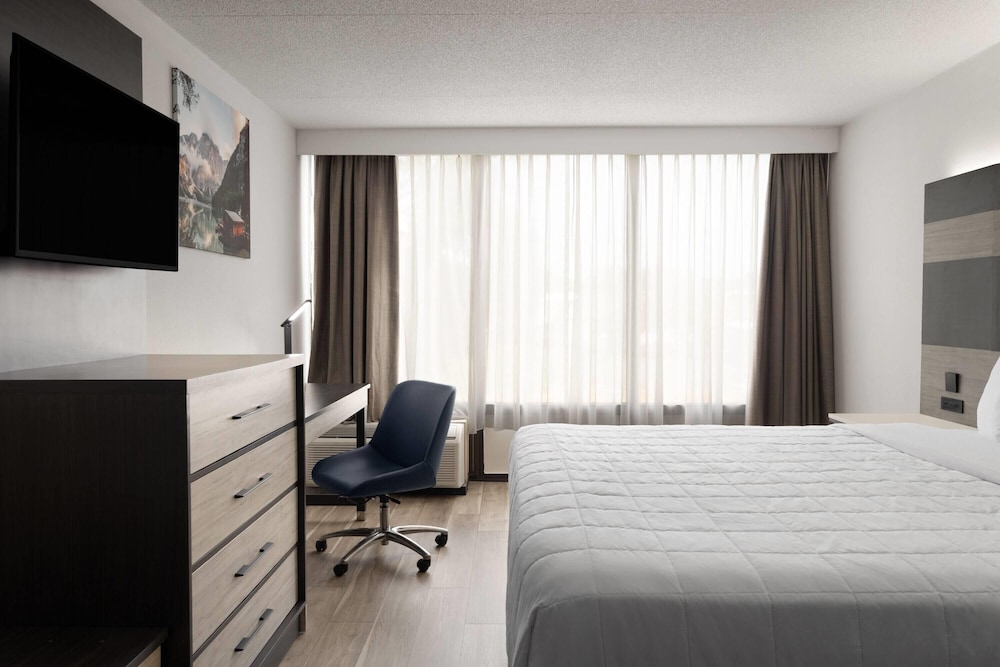 Baymont by Wyndham Williamsburg I-64 13/51