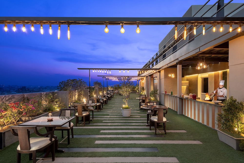 Radisson Blu Hotel Ahmedabad 68/71