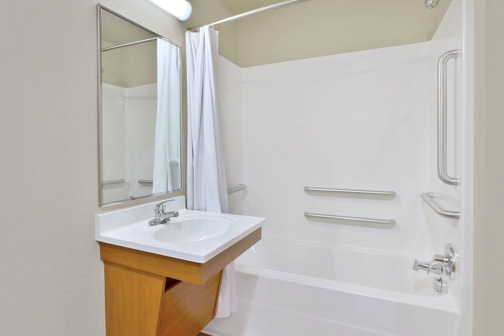 WoodSpring Suites Columbus Urbancrest 15/16