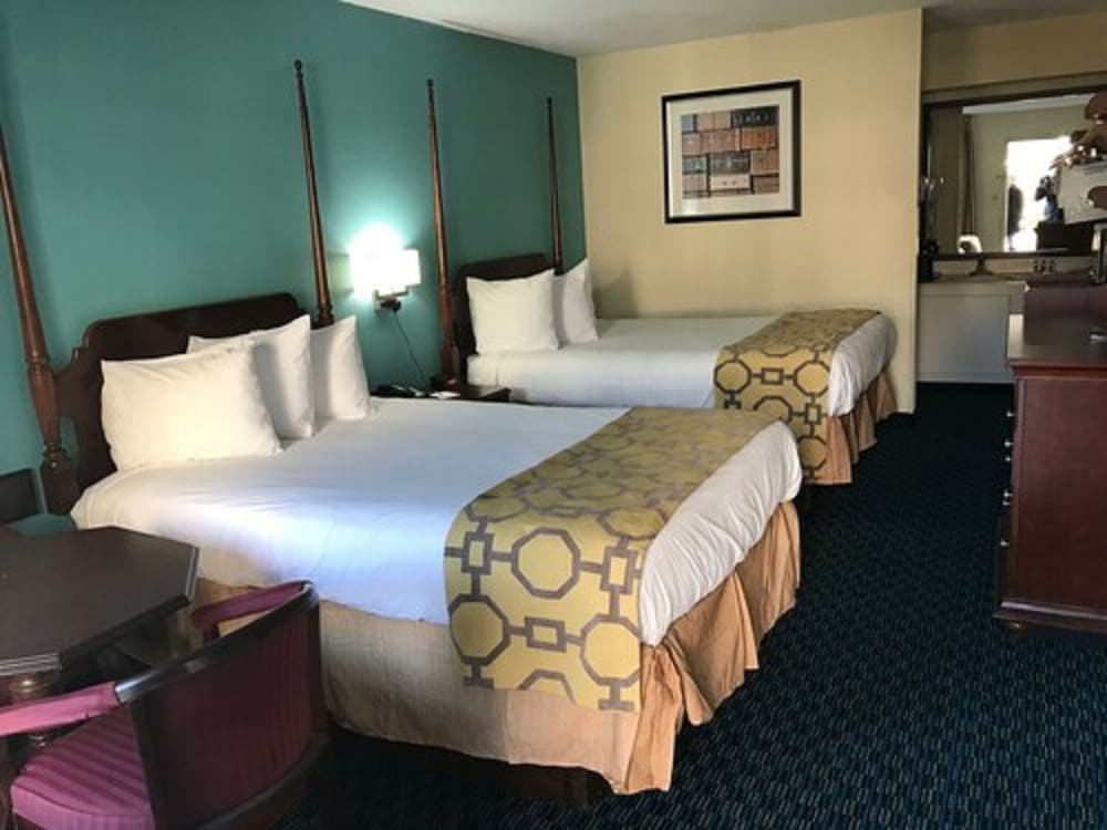 Baymont by Wyndham Florence, SC 10/23