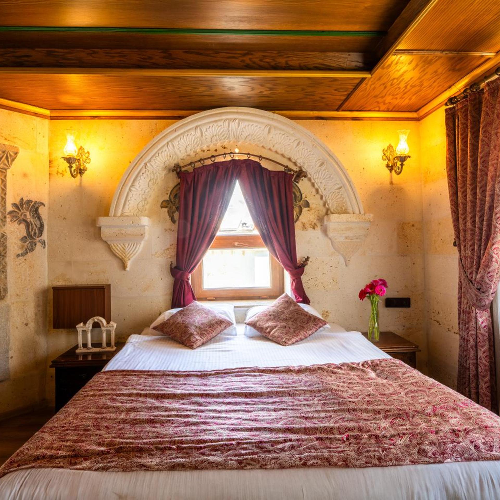 غرفة بسرير كينج بشرفة، Empire Cave Hotel 5/10