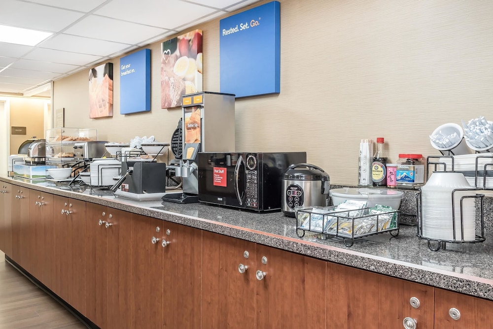 Comfort Inn Suites Piqua Near Troy I75 39/44
