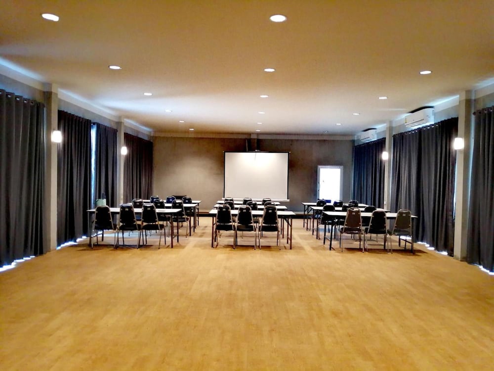 Pirom Lake And Resort 29/50
