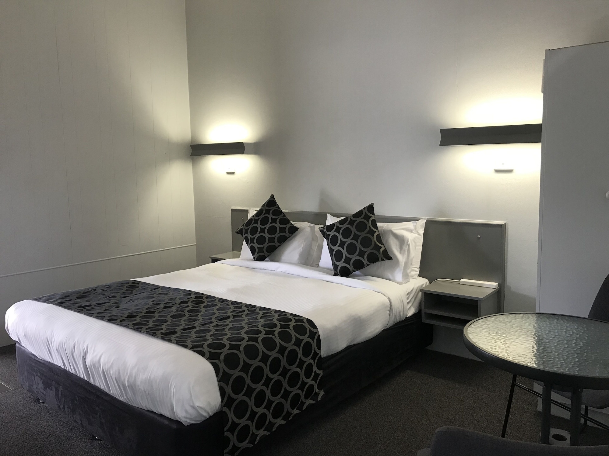EXECUTIVE, QUEEN BED, GROUND FLOOR, ACCESSIBLE