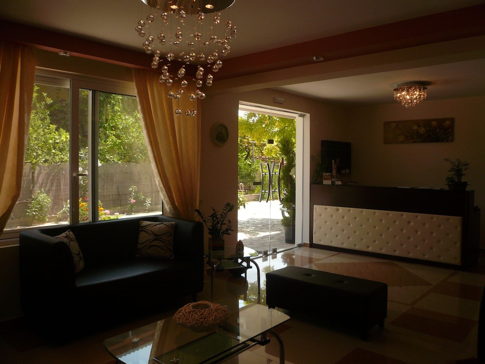 Avra Hotel 48/71