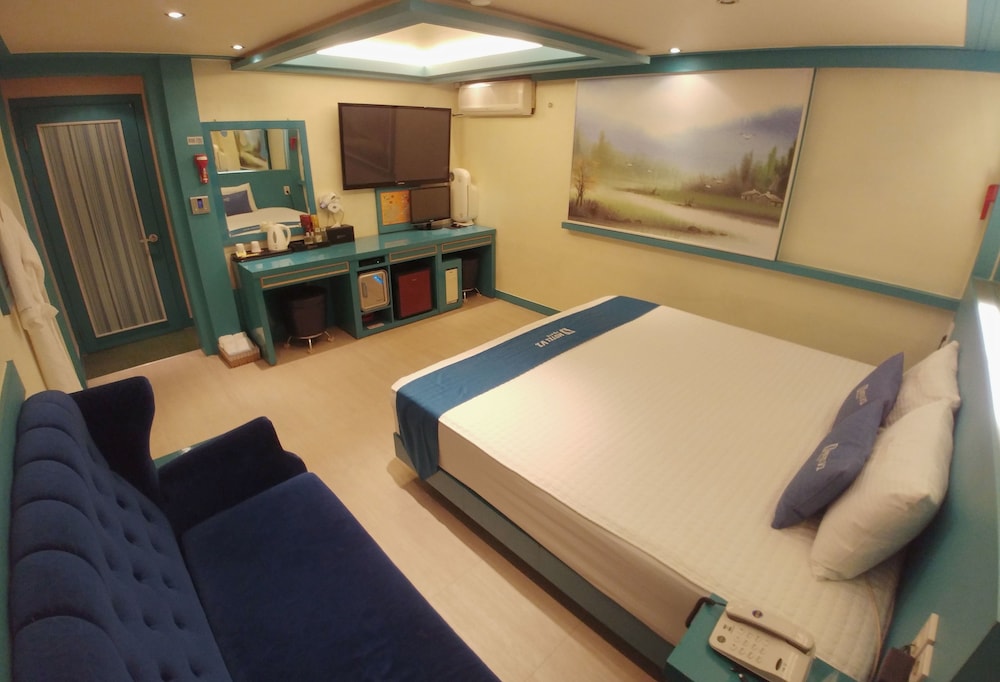 V1 Motel 20/79