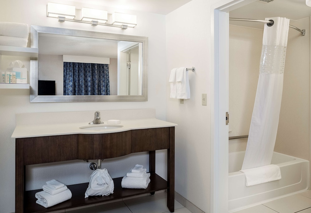 Hampton Inn Suites By Hilton Halifax Dartmouth 10/42