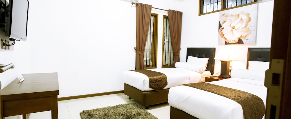 KULDESAK VILLAS BANDUNG 15/74