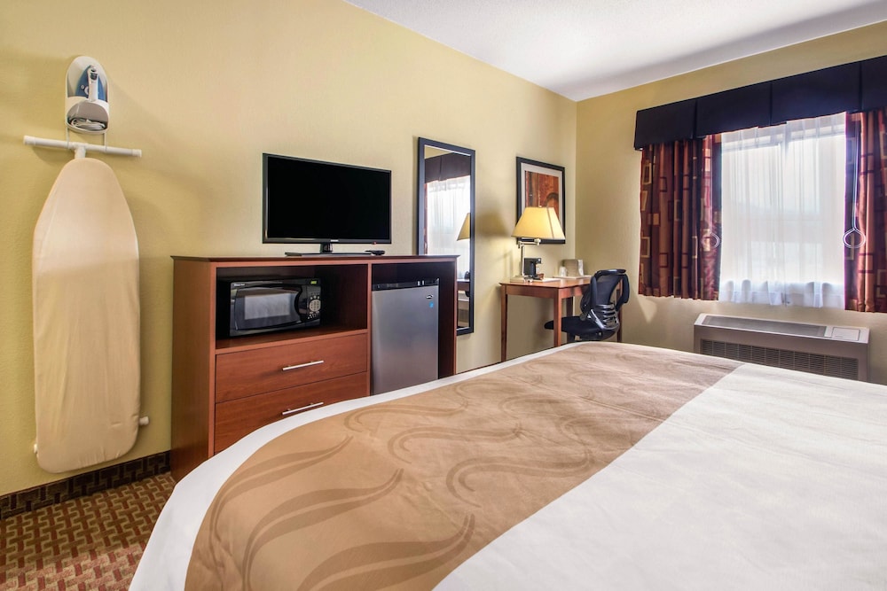 Comfort Inn & Suites Wisconsin Dells, WI 11/29