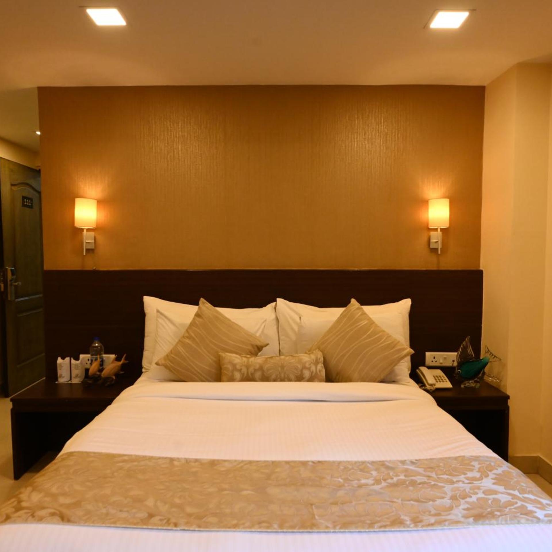 Little Chef Hotel 16/55