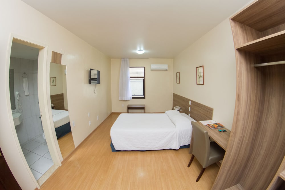 Hotel Embaixador 16/76