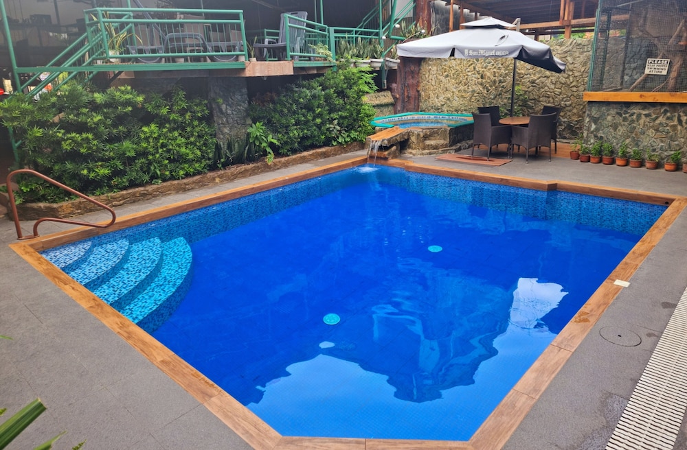 MB s Garden Inn 27/54