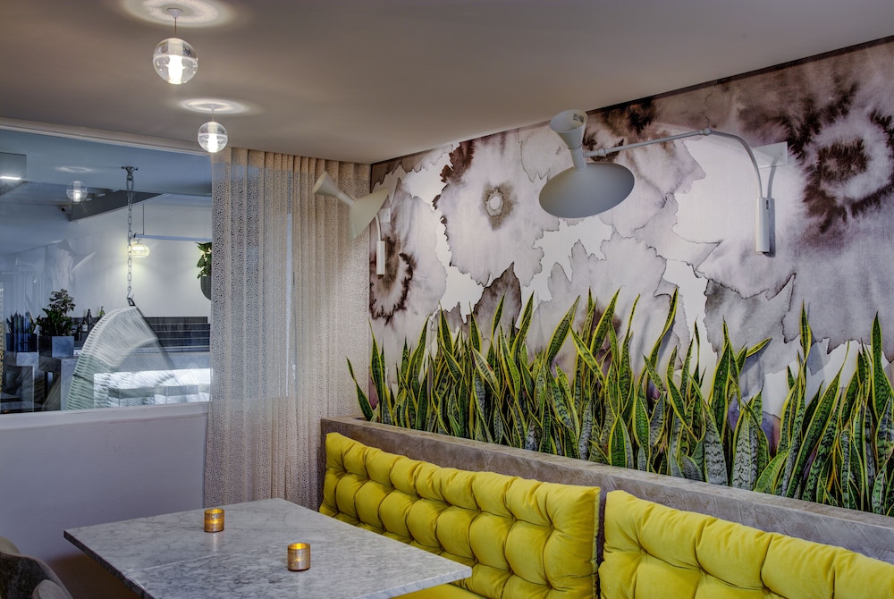 Tropica Beach Hotel 35/50